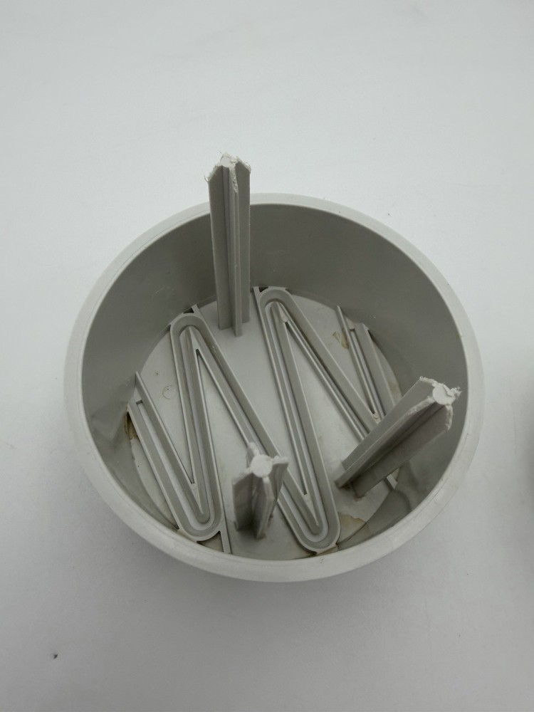 Pampered Chef Push Function Food Chopper - White - #2585: Preowned