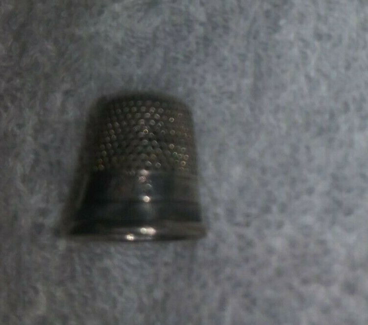 Antique Thimble, Sterling 7, Silver, Sewing, simple design .