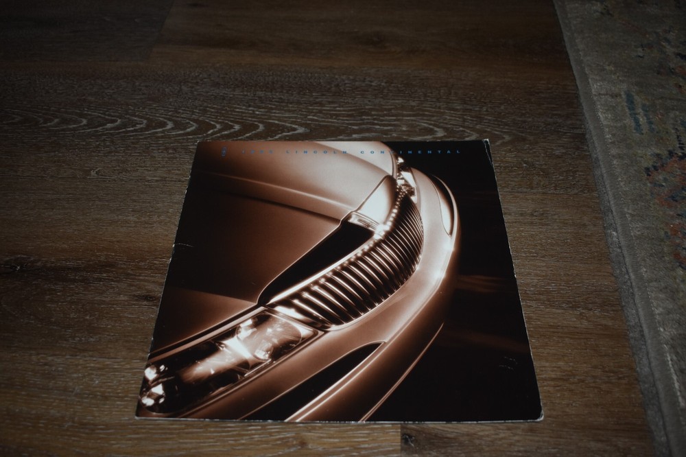 1999 Lincoln Continental sales brochure