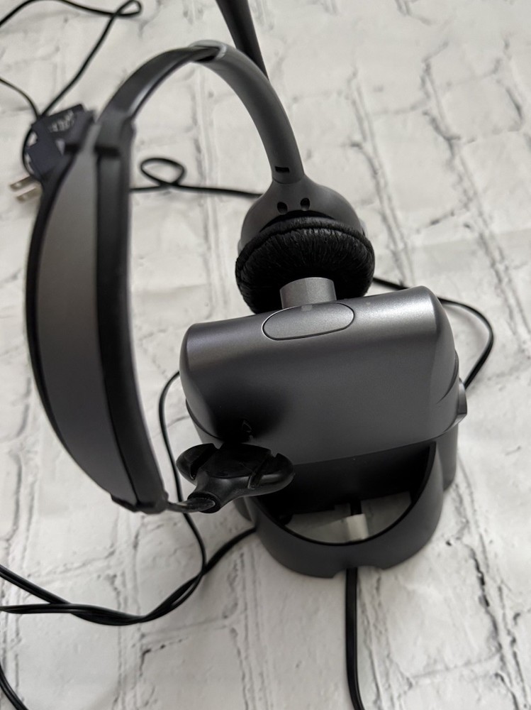 Plantronics CS351N Wireless Office Phone Headset Base System Powers On