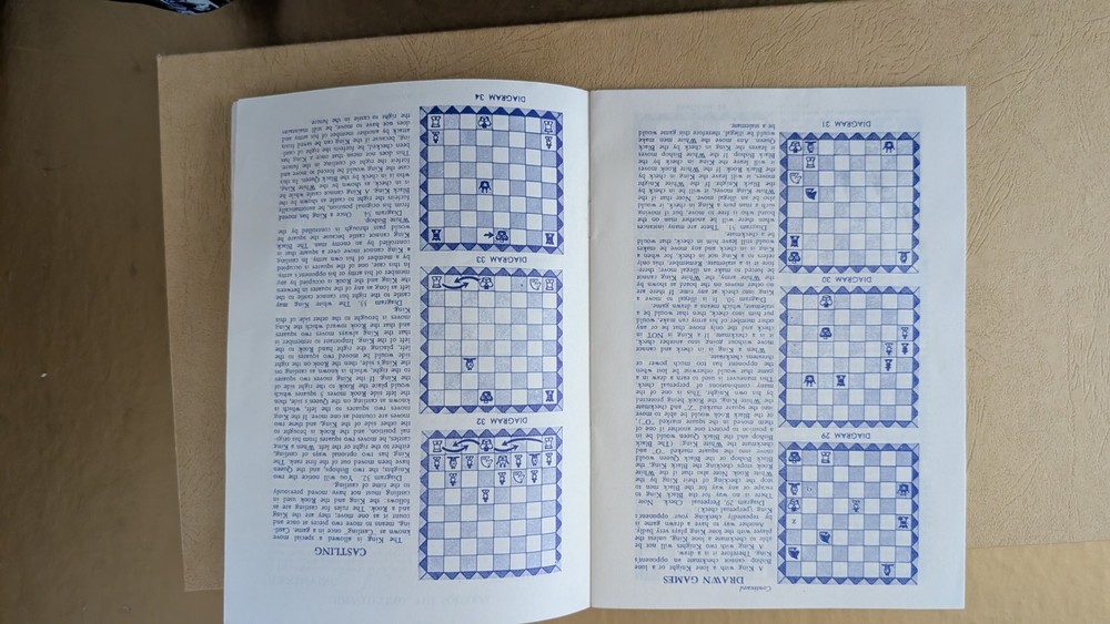 Vintage Galant Knight Chess Set