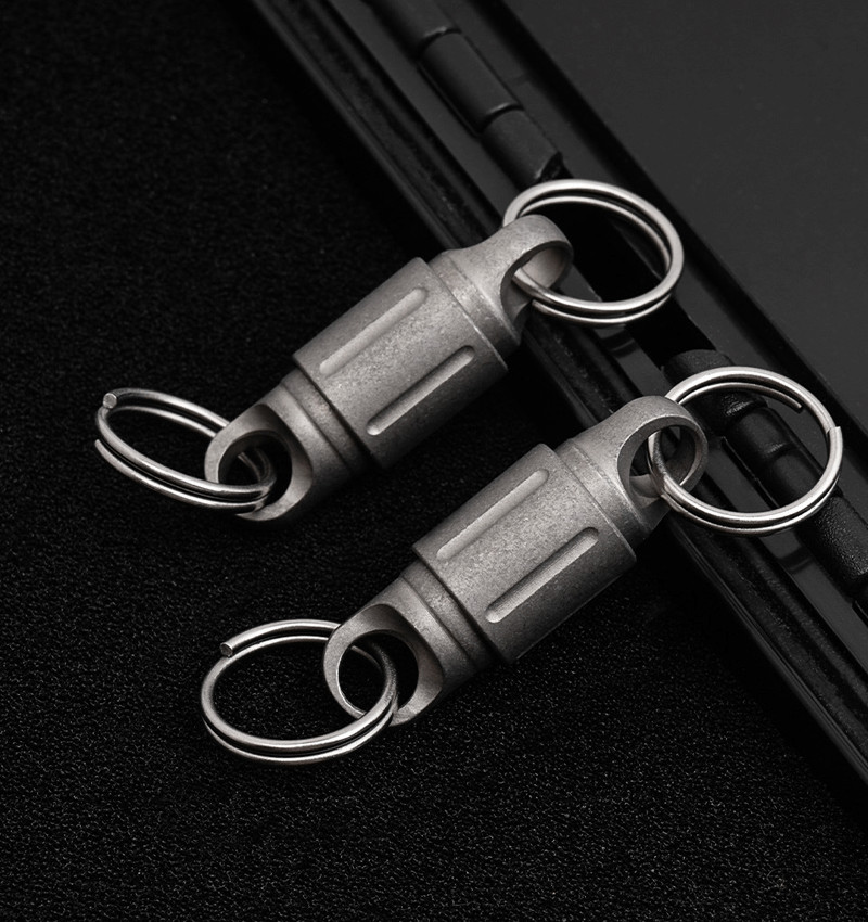 EDC 360 Degree Rotating Titanium Gimbal Keychain Car Keychains with Key Ring