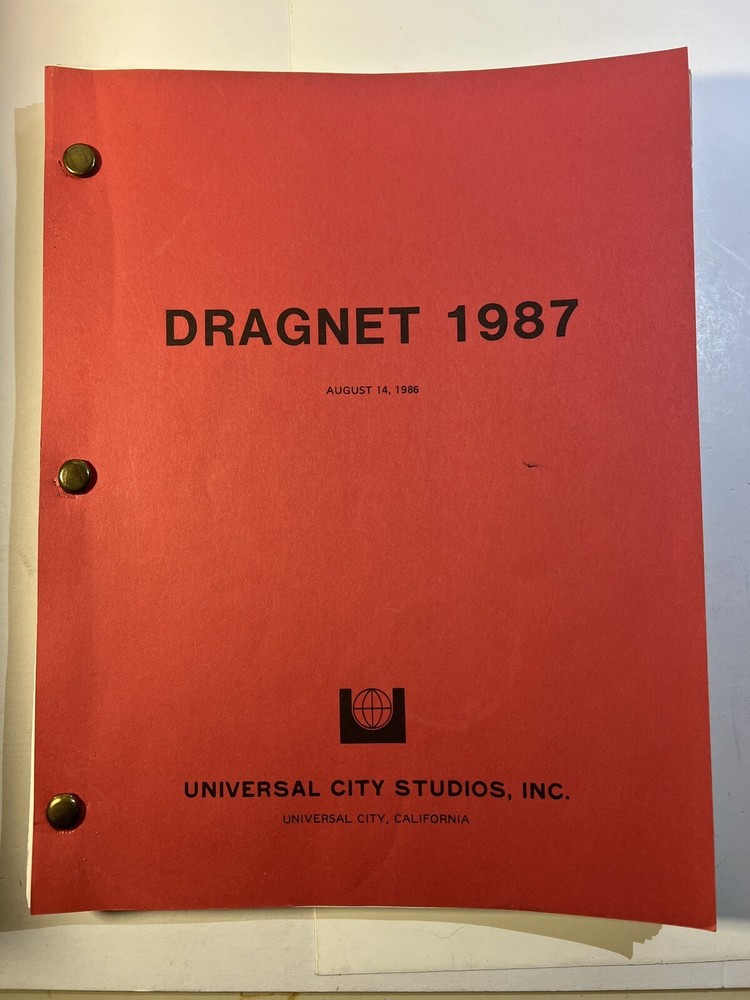 Dragnet 1987 - A Screenplay by D.E. Aykroyd - & Mini Badge + More - B3