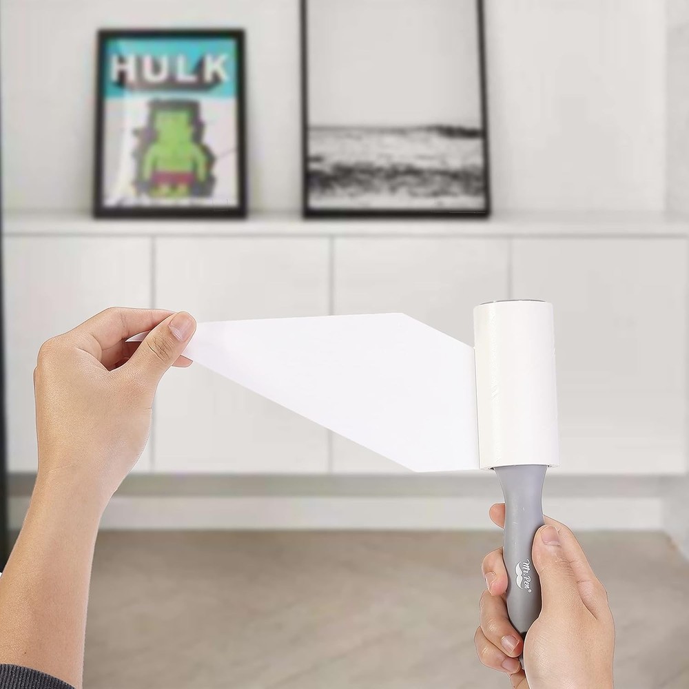 Travel-Friendly Lint Roller with Extra Sticky Sheets – 1 Handle & 3 Refills