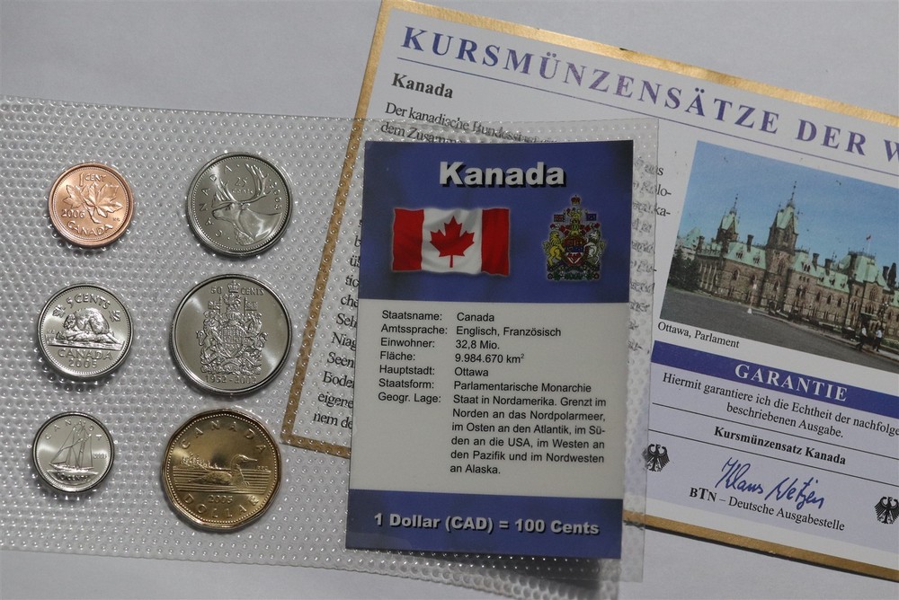🧭 🇨🇦 CANADA SEALED MINT SET B88 #530