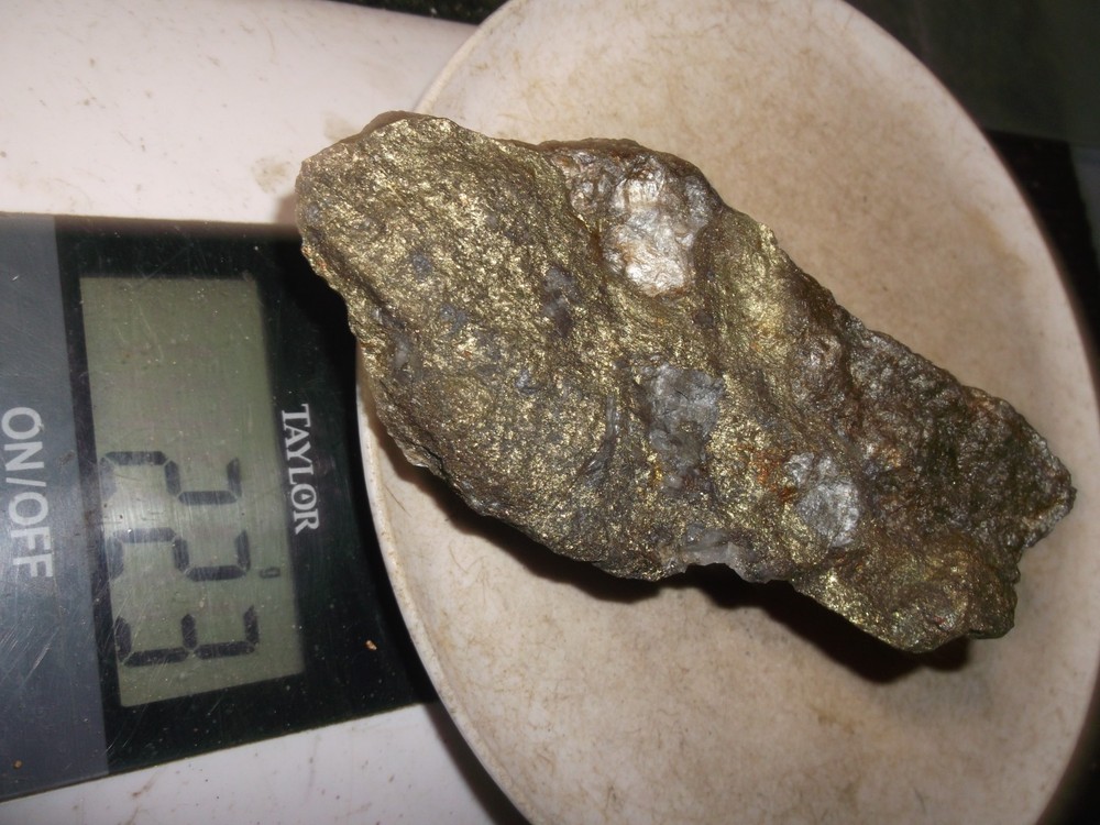 Gold, silver, copper, 223 grams samples ,ore high grade .
