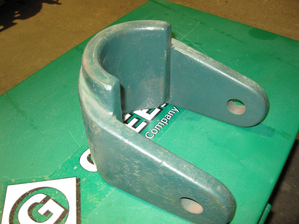 GREENLEE 885T 31/2" EMT SADDLE
