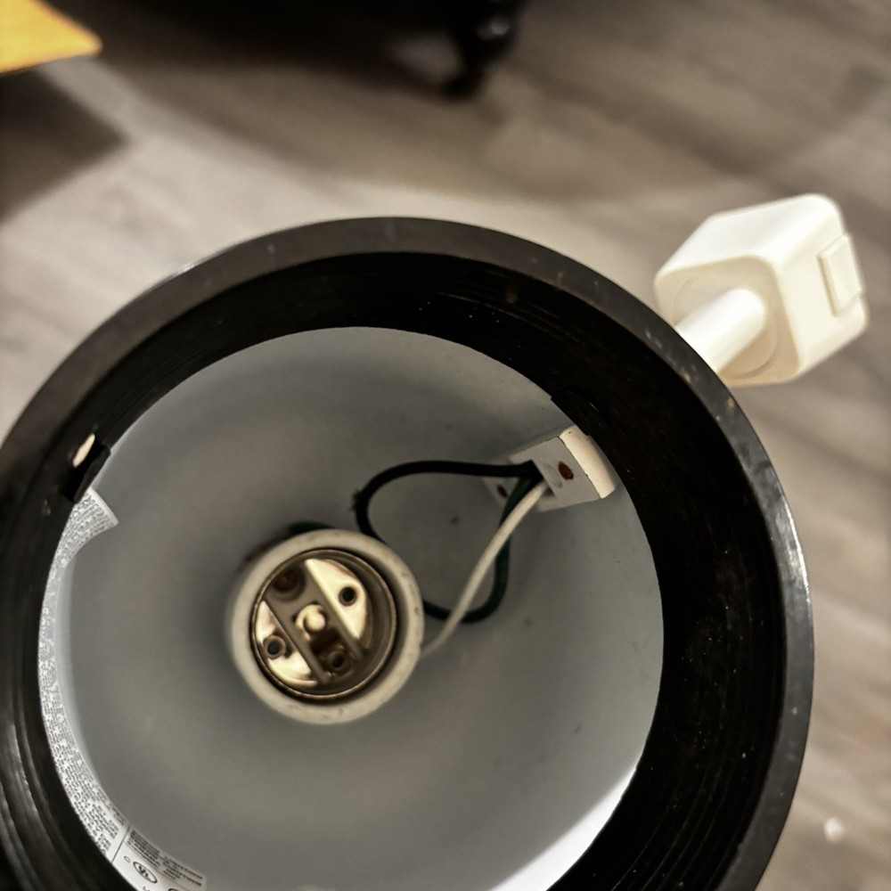 EDISON E9301 Roundback Track Light, White with Black Baffle 14 Lights