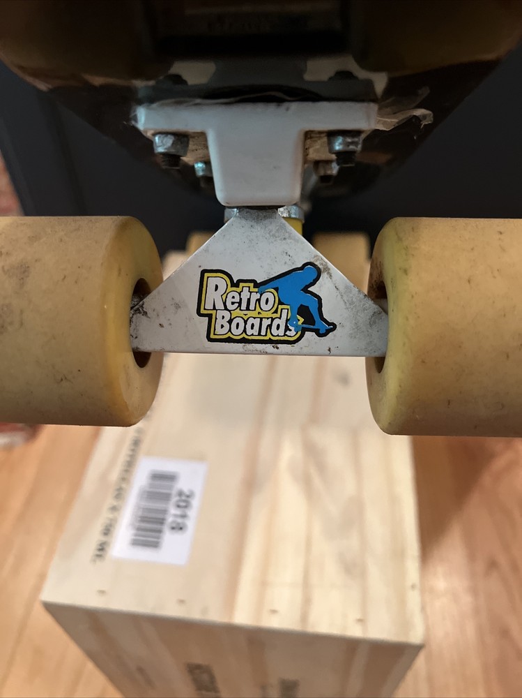 Retro Boards Mini Cruiser 21.5” Skateboard Black