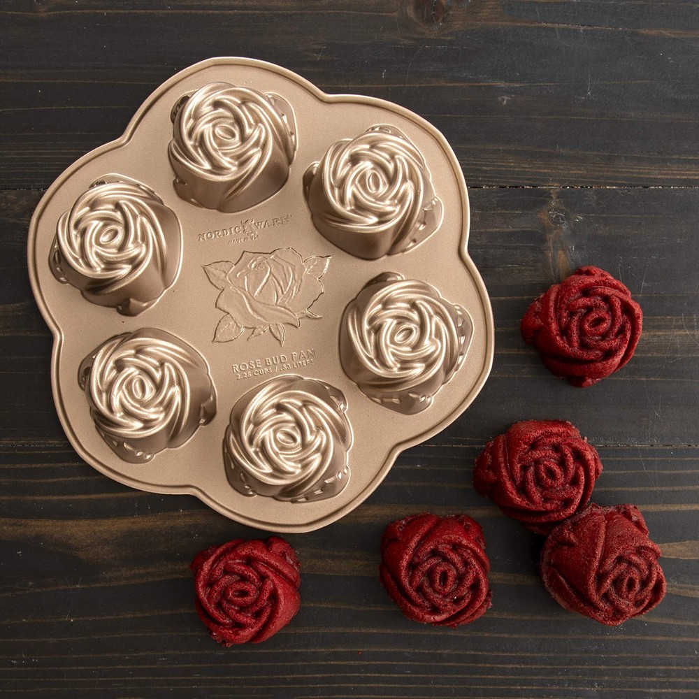 Rosebud Cakelet 2.25 Cup Capacity Toffee
