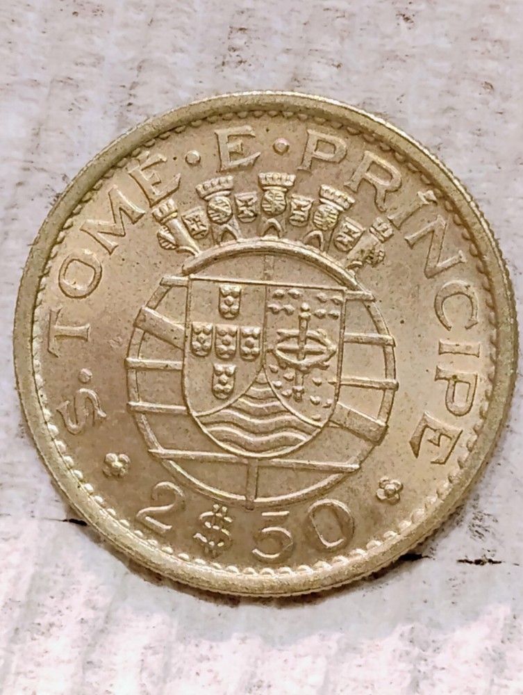 ST. THOMAS ~ 1971  ~ 2 1/2 ESCUDOS ~ CH BU