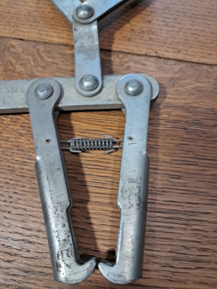 Donald Presses Nz WIRE GRIP” Os140