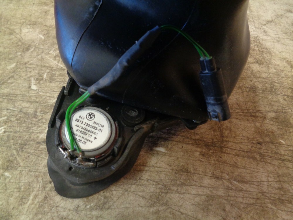 2006 BMW K1200LT FRONT RIGHT SPEAKER AND BOX OEM