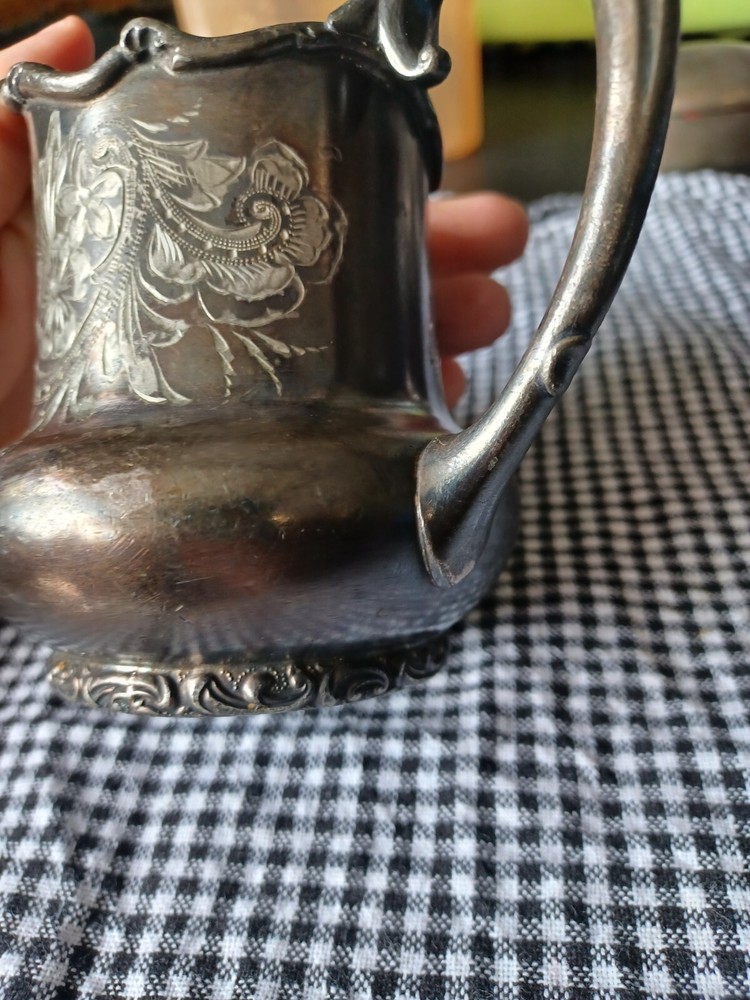 SILVER PLATE CO CREAMER PITCHER L32 USA Beautiful MERIDEN