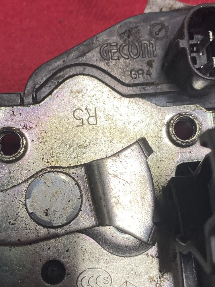 FREIGHTLINER PASSENGER Side Door Latch 1120032 GECOM RIGHT