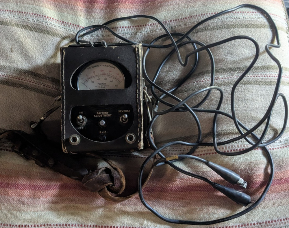 **Bell Systems-Simpson SK525 -427-3 Ohm Meter – Industrial Classic**