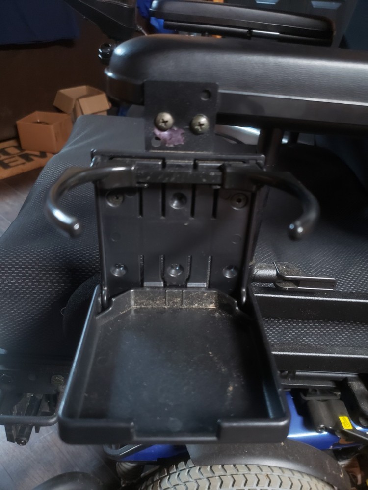 Quantum Edge Q6 2.0 Original Cup Holder Foldable And Adjustable.