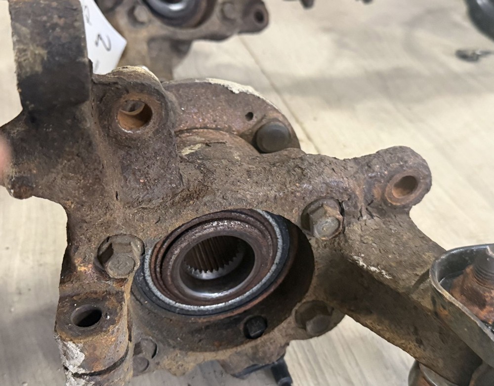 2007-2009 Hyundai Santa Fe Front Left Spindle Knuckle | ABS