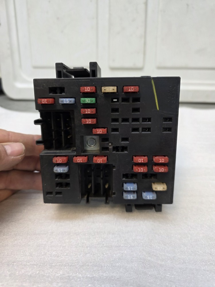 2003-2005 Chevrolet Fuse Box Junction 15058030-07
