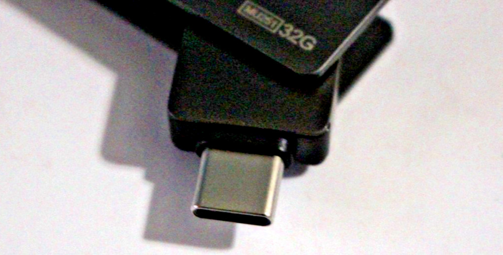THINKPLUS 32G MU251 DUAL PORT FLASH DRIVE ROTABLE