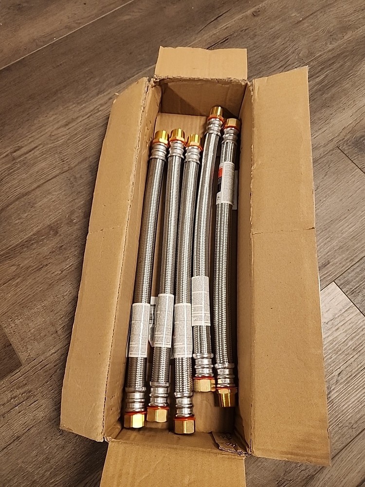 Lot Of 5 Everbilt 1000047-568 Water Heater Supply Line 3/4" Fip X 3/4" Mip X 18