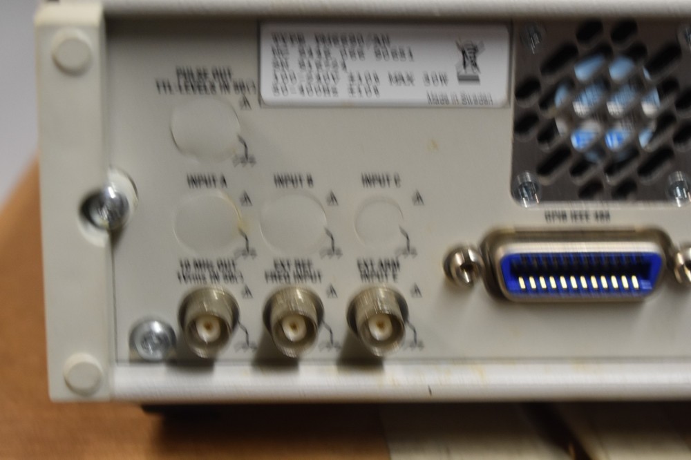 Fluke PM6690 2.7 GHz Frequency Counter