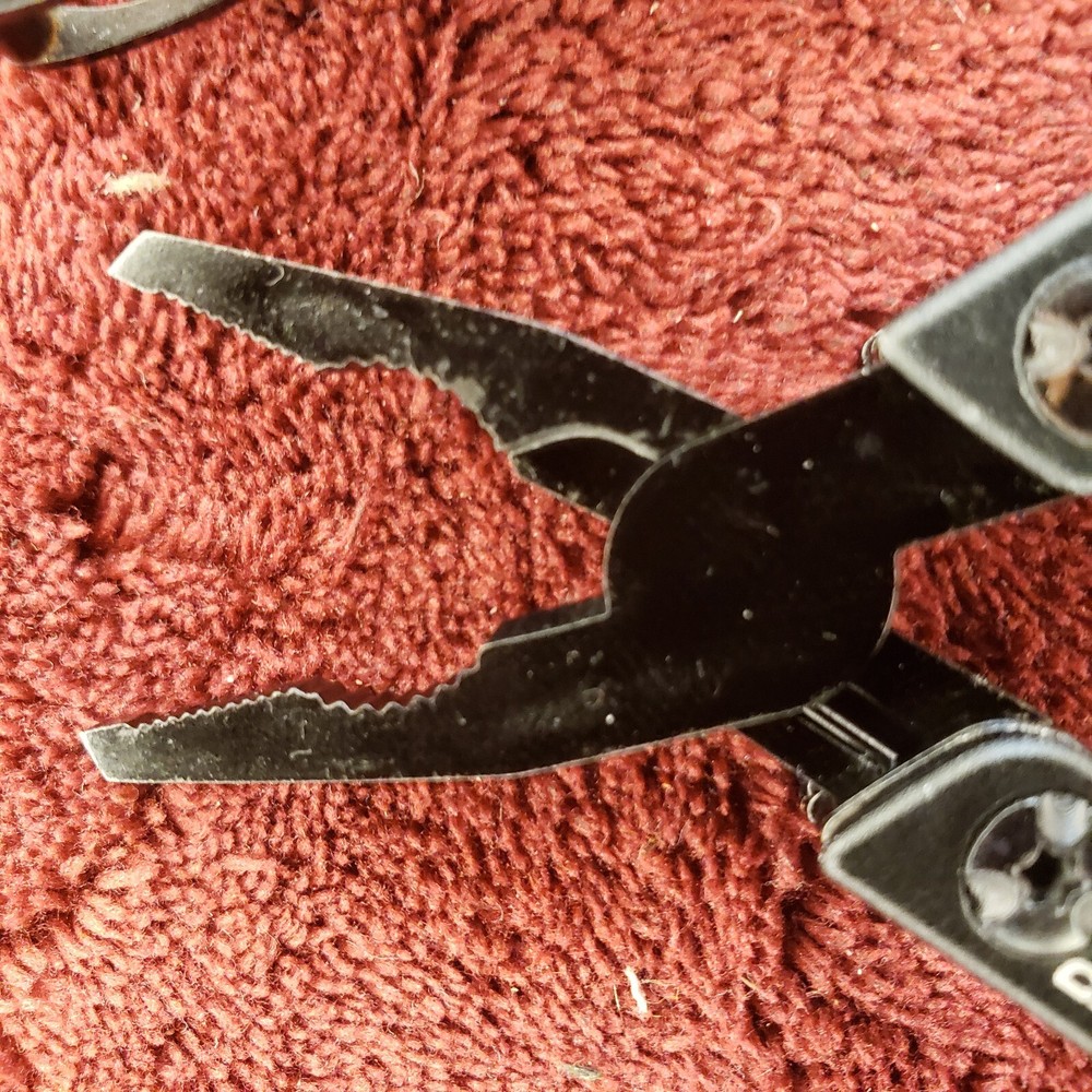 Lot of 2 Gerber Multi Tool Dime multiplier Black read