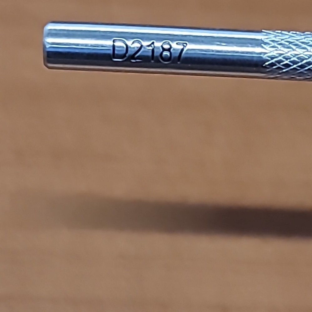 Border Single Narrow Braid D2187 Craftool Pro Leather Stamp Craftplus