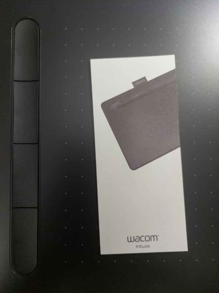Wacom Intuos Graphics Tablet with Pen – CTL-4100 Wired Drawing Tablet