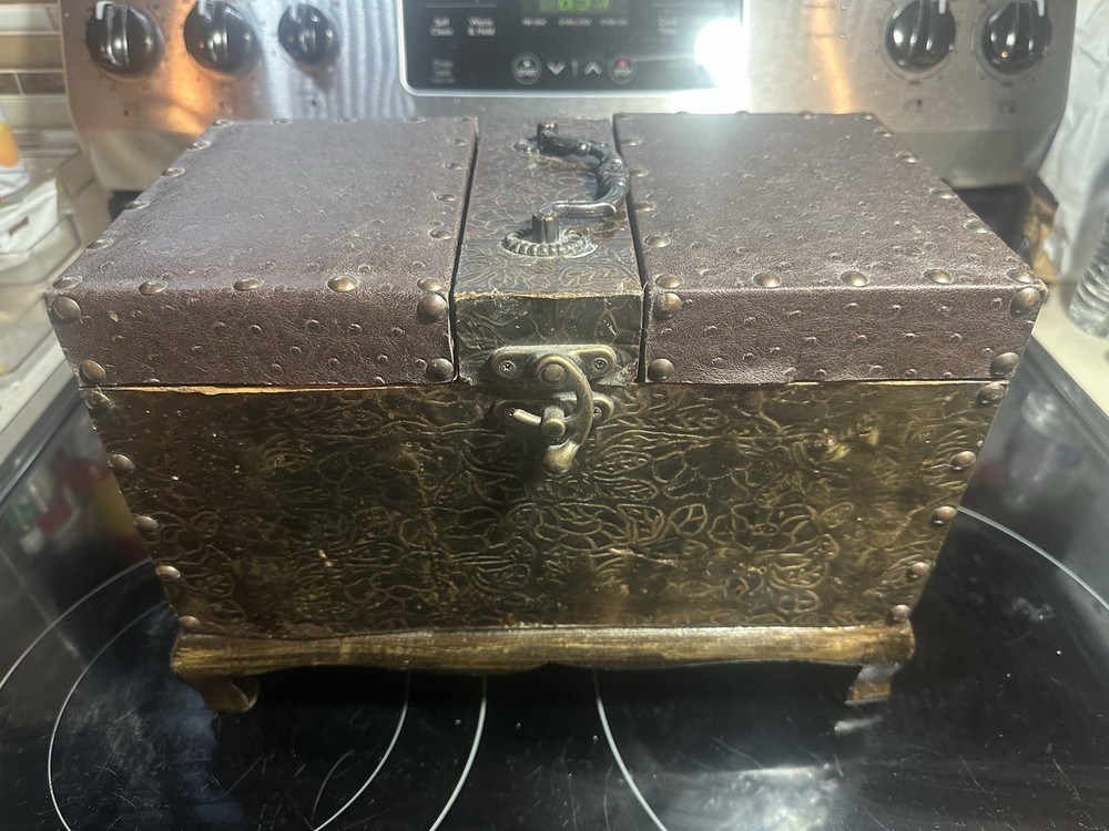 Vintage Chest-Trunk