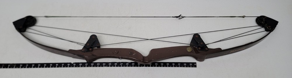 Bear Whitetail Hunter Right Hand Vintage Compound Bow WH-744079