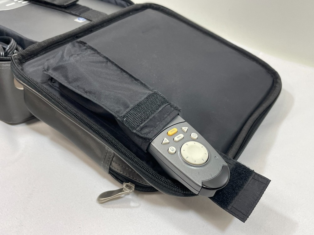 HP Digital Projector XB31 DLP w/ Case, Remote, & Accessories COMPLETE