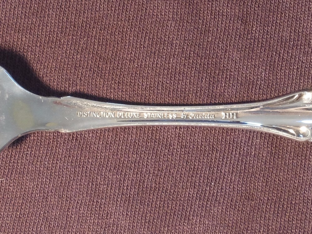 Oneida Distinction Deluxe RAPHAEL Place Setting Stainless