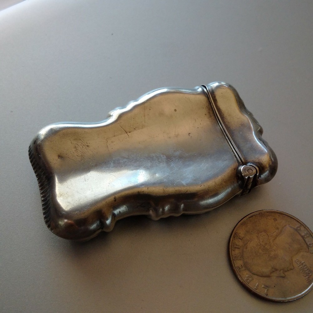 BEAUTIFUL ANTIQUE 1900S STERLING SILVER MATCH SAFE BOX SCROLLING PATTERN