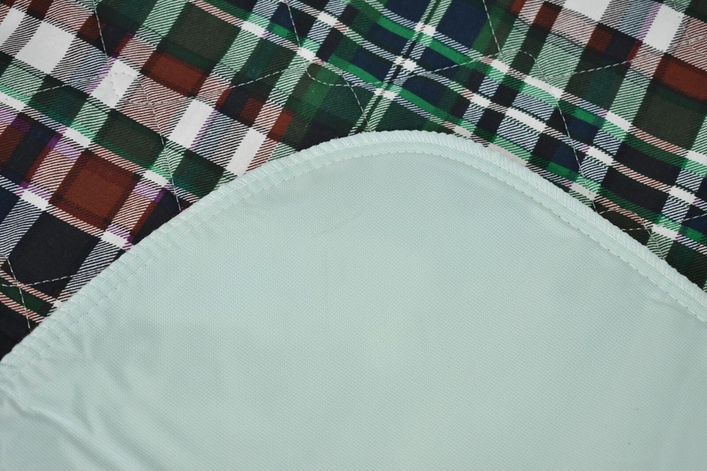Beck's Classic Reusable Underpad 34" x 36" Rayon Heavy Absorbency Plaid