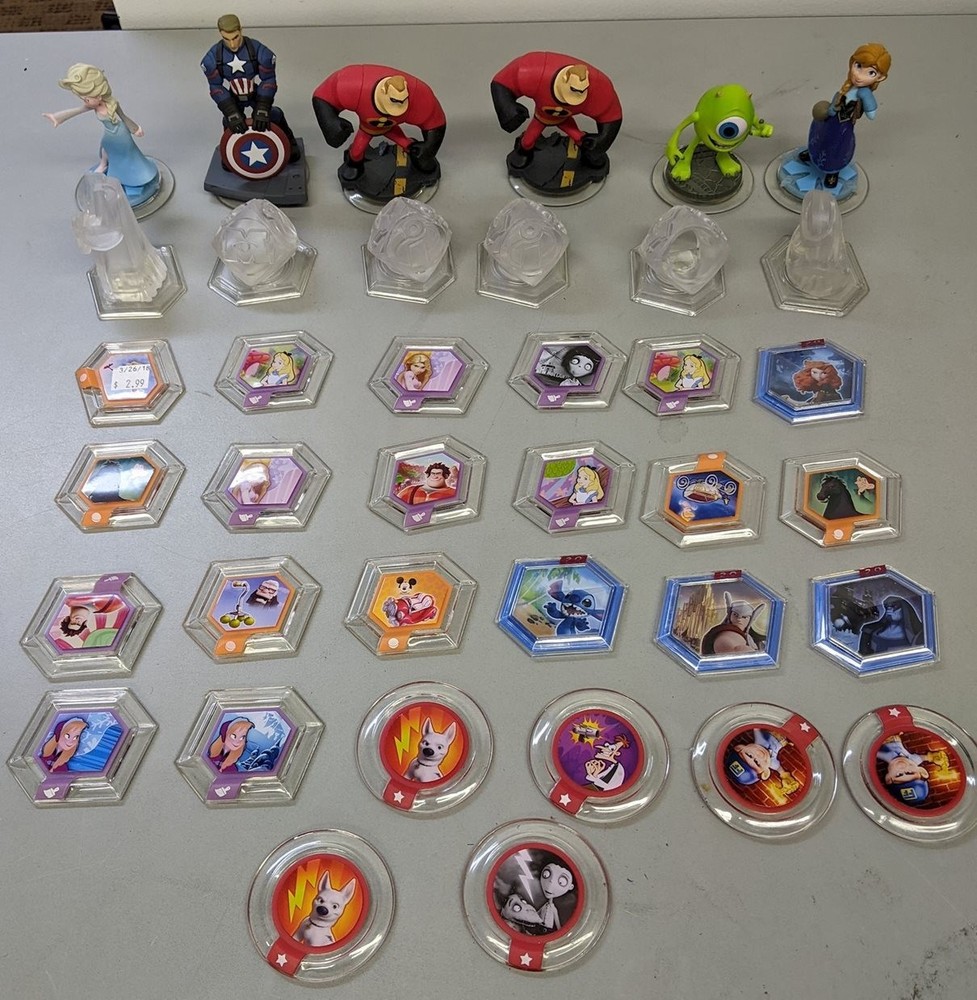 38 Lot of Disney Infinity Character Figures & Power Discs Collection