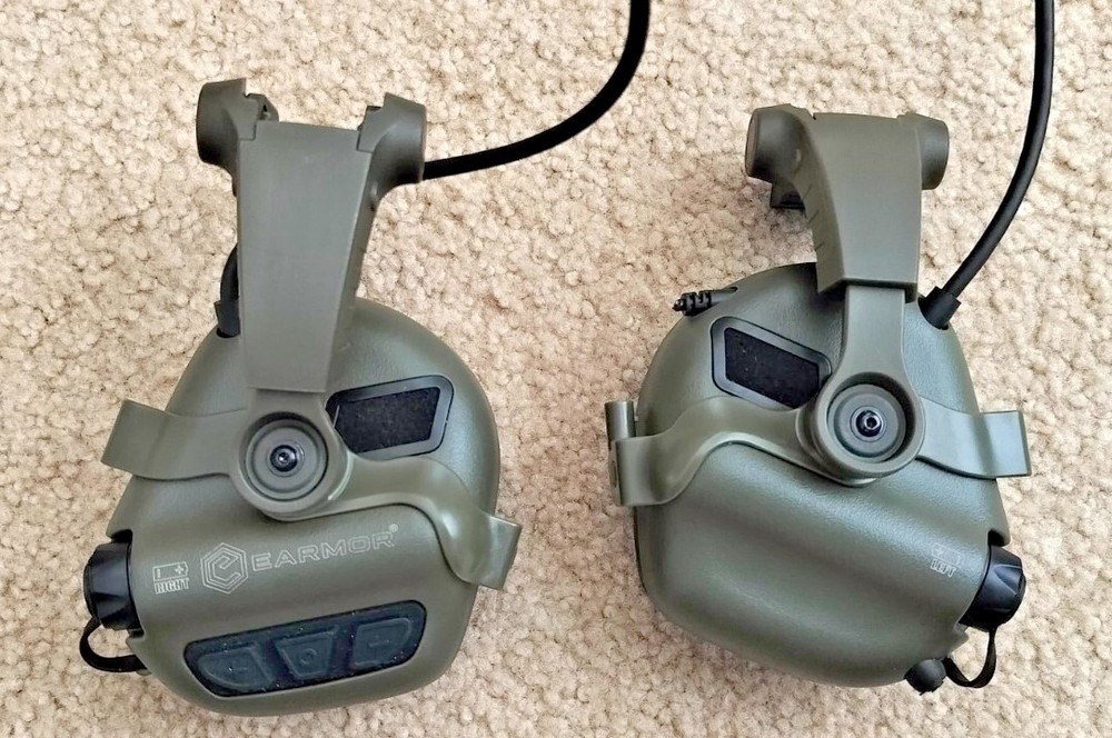 EARMOR Tactical Communication Headset **TESTED READ DESC**