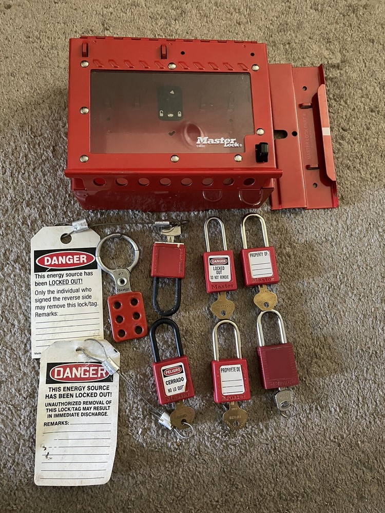 Master Lock 1839CX Group Lock Out Box With 6 Locks & Keys & Wall Mount Plate