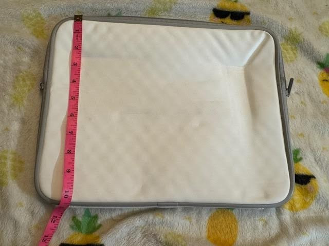 Elecom Zeroshock White Padded Computer Tablet Case est size 13.5"x10.5"