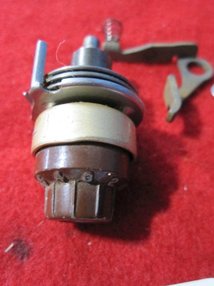 1961 SINGER SEWING MACHINE MODEL 503A THREAD TENSIONER #2