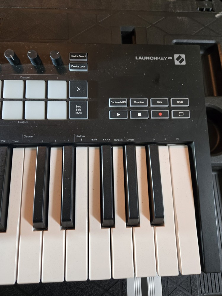 Novation Launchkey 25 MK3 Midi Keyboard Controller USB Powered