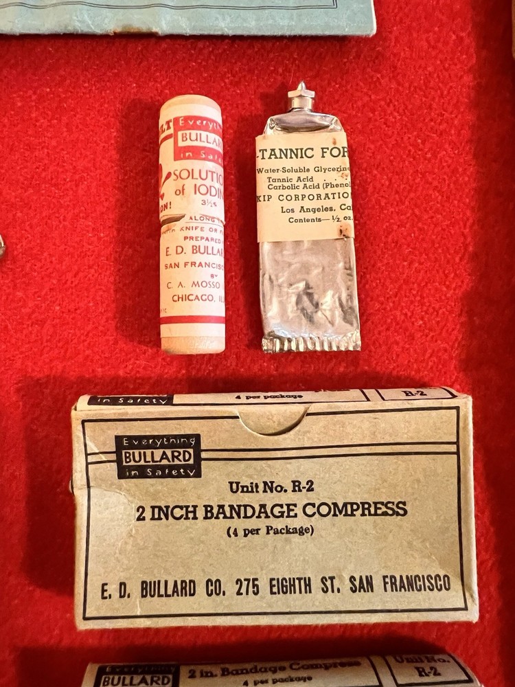 WWII-era FIRST-AID ROLL KIT ("E.D. BULLARD CO.") 12-piece. Complete!