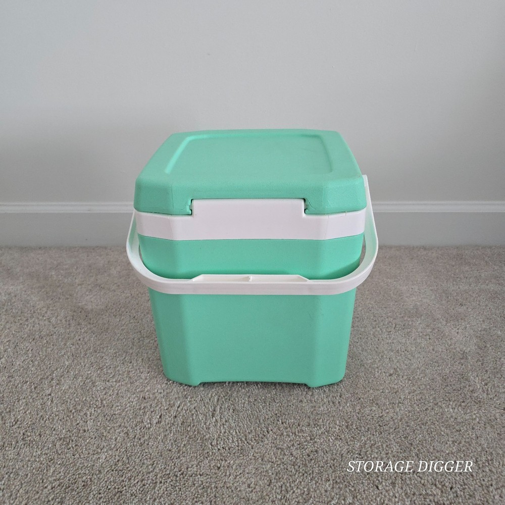 Igloo Cool 12 Quart Mint White Cooler Box, Easy Carry Handle, 18 Cans Capacity
