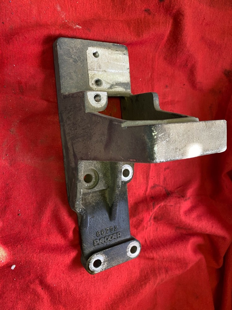 PACCAR Motor Mount Bracket 1821554