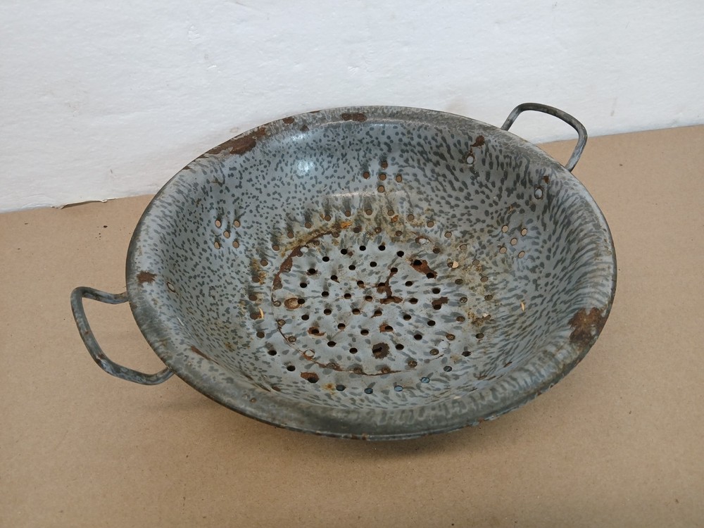 Vintage Gray Speckled Enamelware Colander 10.5" Graniteware Berry Strainer