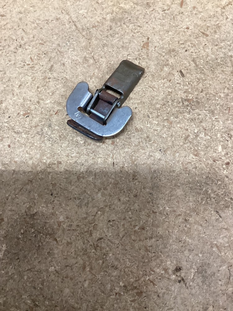 bracket assmy.box latch 2510-00-722-6908(8-EACH)