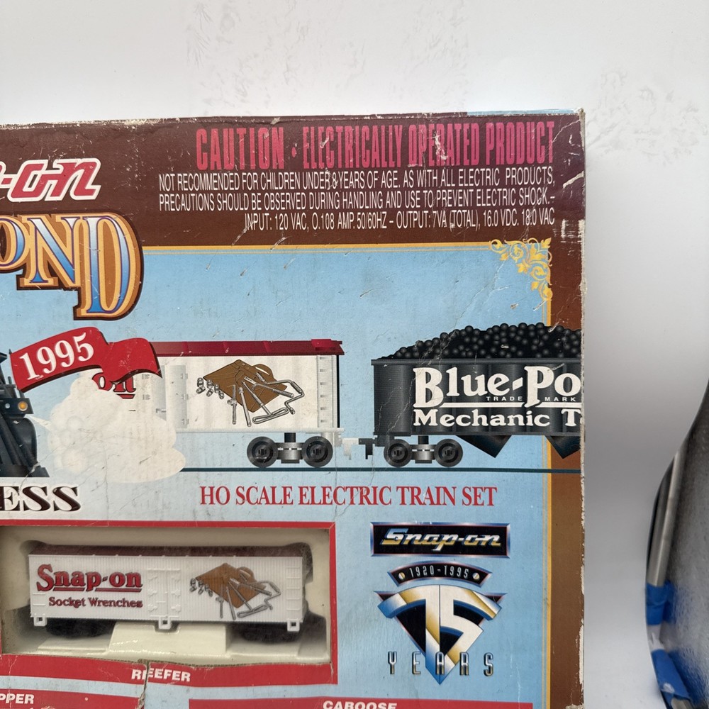 Snap-on Diamond Express HO Scale Electric Train Set