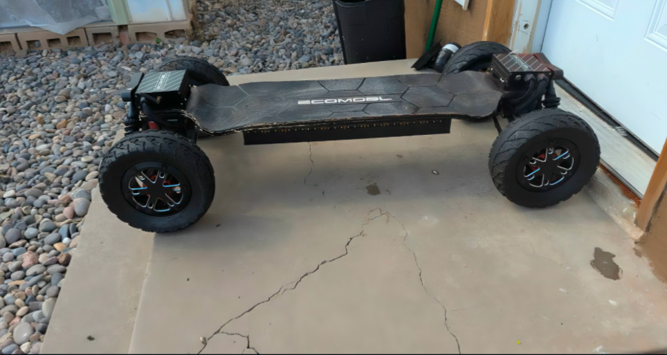 Ecomobl M-24 Pro 4X4 skateboard