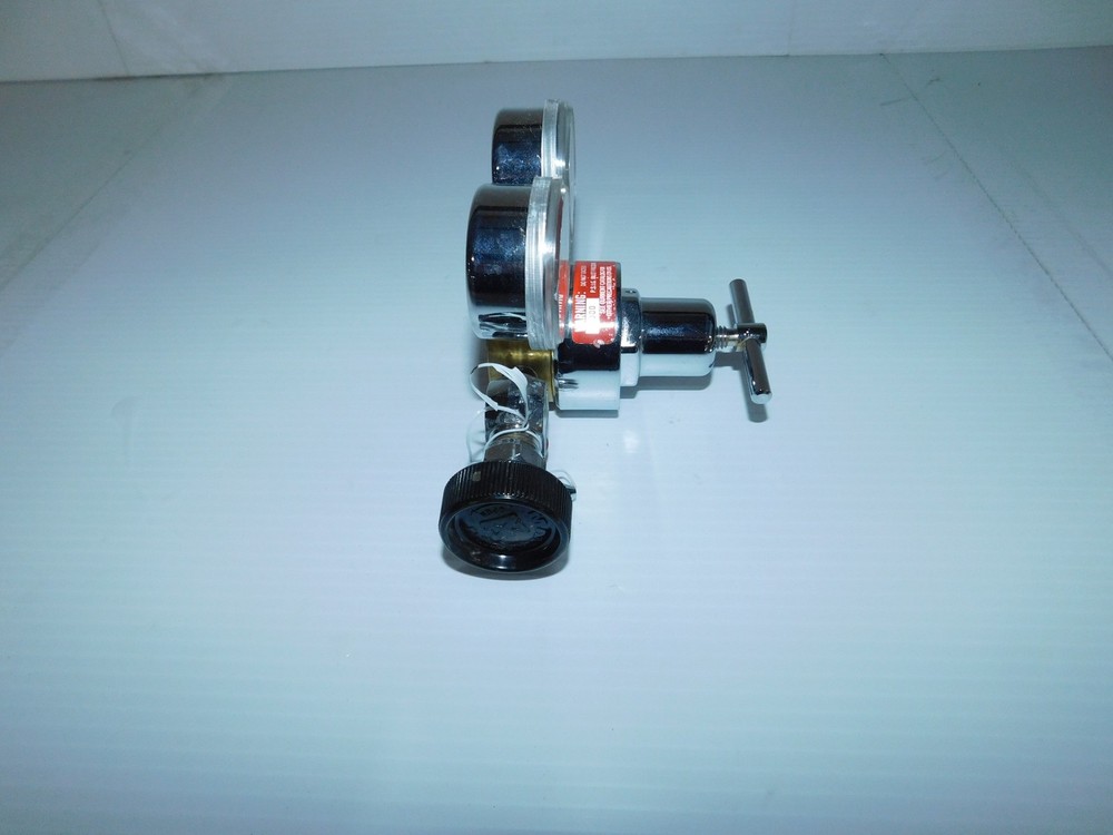 MATHESON MODEL NO 3322 REGULATOR (LSM15)