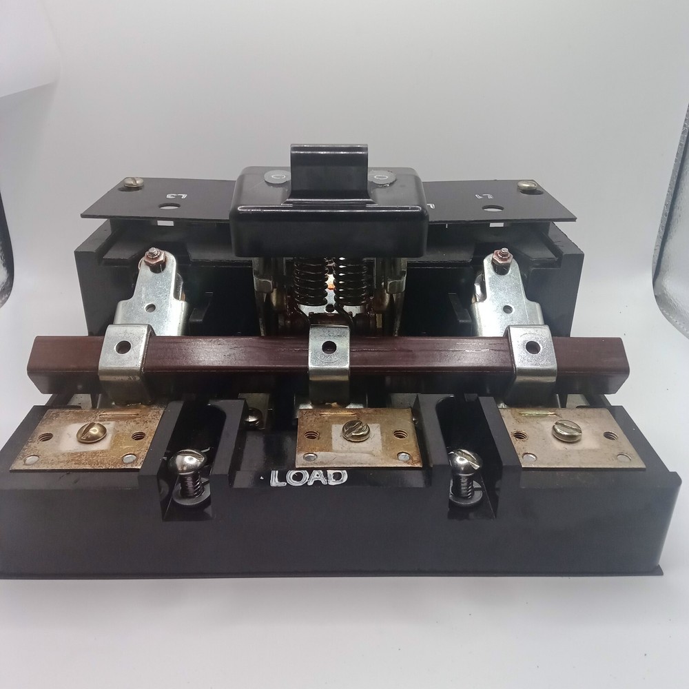 NEW GENERAL ELECTRIC DISCONNECT SWITCH THMS34 200 AMP 600V